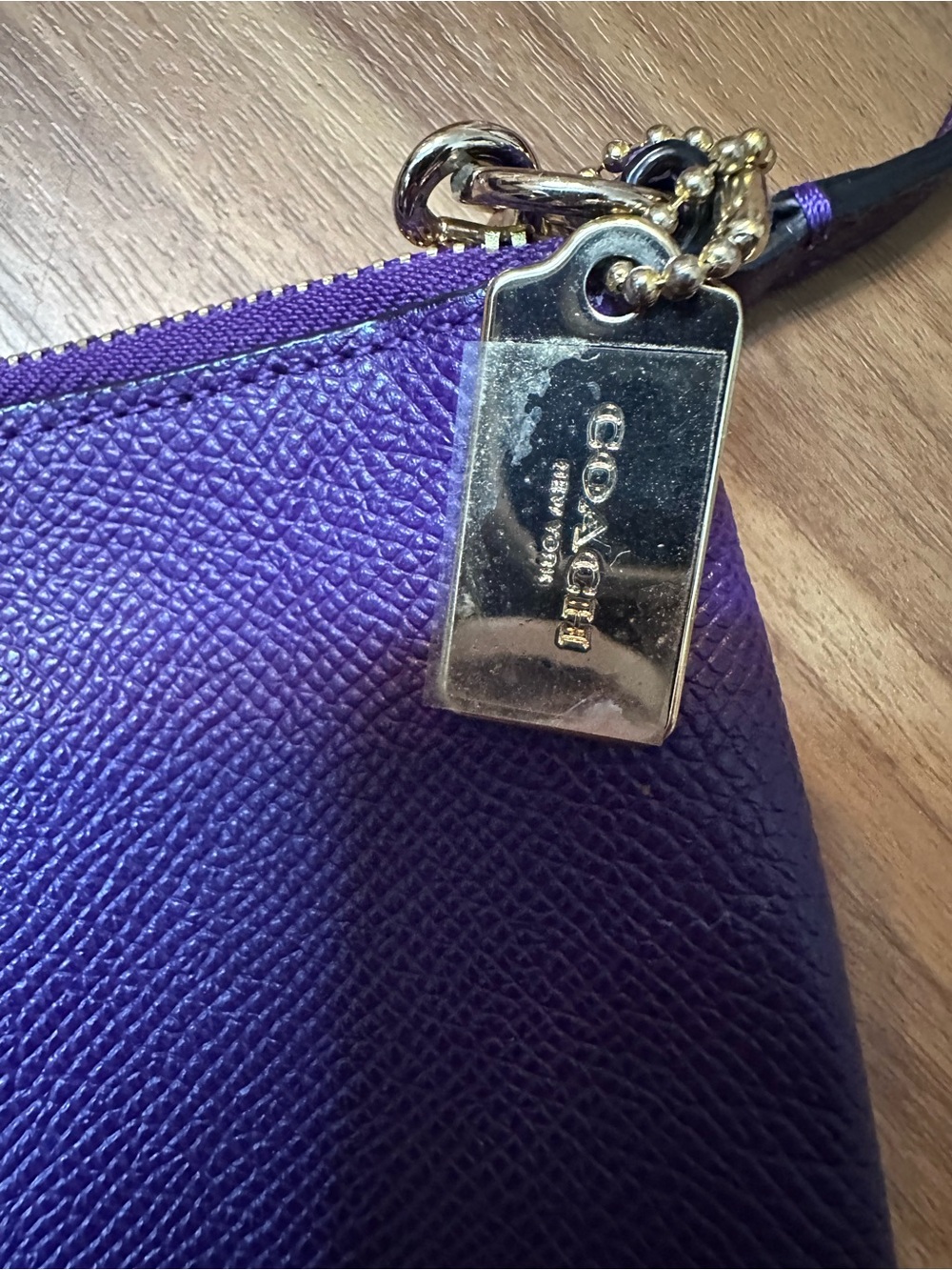 Coach Purple Crossbody Bag with Gold Chain Strap - Picture 3 of 10